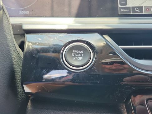 Used 2024 Kia Seltos S FWD image 16