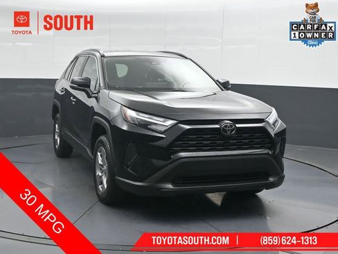 Used 2025 Toyota RAV4 XLE FWD image 5