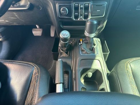 Used 2021 Jeep Wrangler Unlimited Sahara AWD/4WD image 44