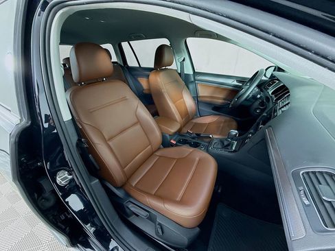 Used 2019 Volkswagen Golf Alltrack S image 27