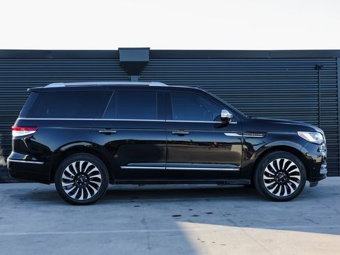 Used 2024 Lincoln Navigator Black Label image 8