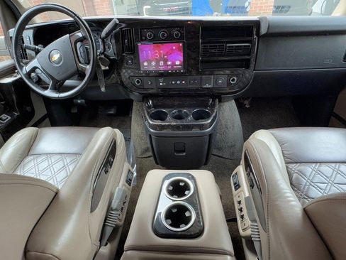 Used 2021 Chevrolet Express 3500 LS w/ Chrome Appearance Package image 17