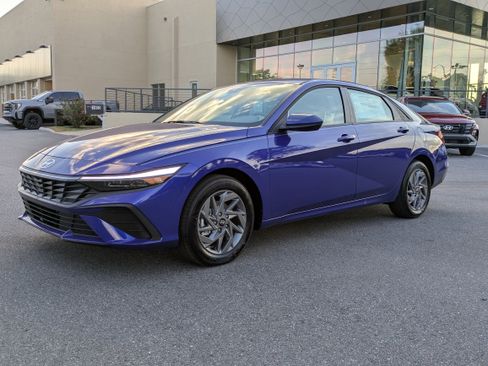 New 2026 Hyundai Elantra Blue image 10