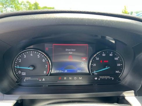 Used 2020 Ford Explorer XLT w/ Equipment Group 202A RWD image 11