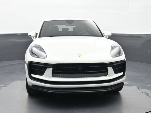 Certified 2024 Porsche Macan AWD/4WD image 24