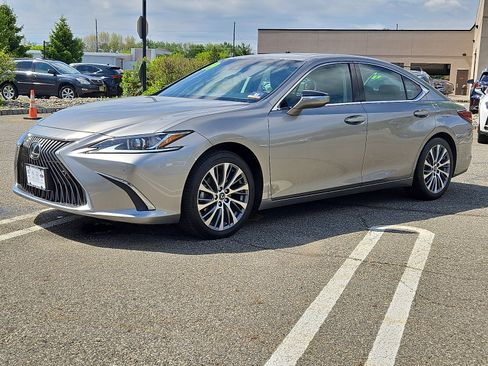 Used 2019 Lexus ES 350 w/ Premium Package FWD image 3
