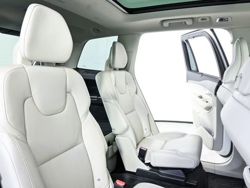 Used 2022 Volvo XC90 T8 Inscription w/ Advanced Package AWD/4WD image 23