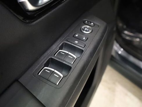 Used 2025 Honda CR-V EX-L image 18