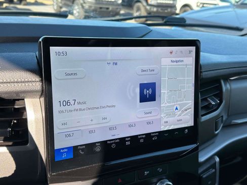 Used 2023 Ford Expedition XLT image 26