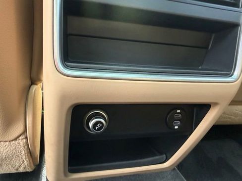 Used 2021 Porsche Cayenne AWD/4WD image 14