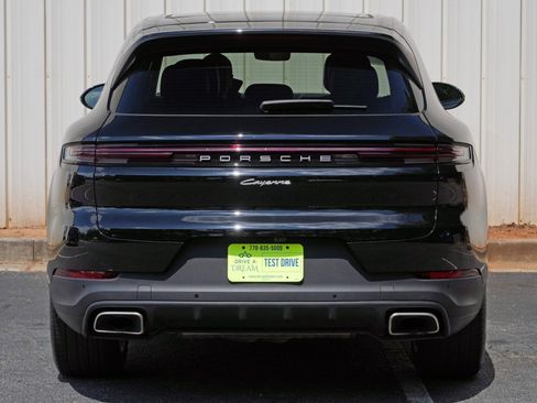 Used 2024 Porsche Cayenne AWD/4WD image 57