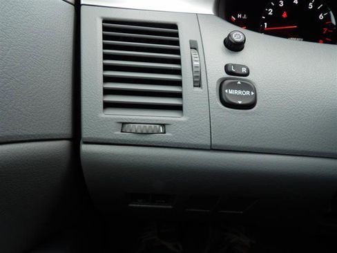 Used 2006 Toyota Avalon image 25