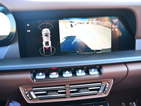 Certified 2024 Porsche 911 Carrera GTS image 28