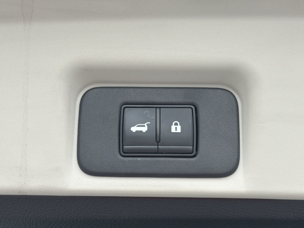 Certified 2023 Nissan Ariya FWD image 27