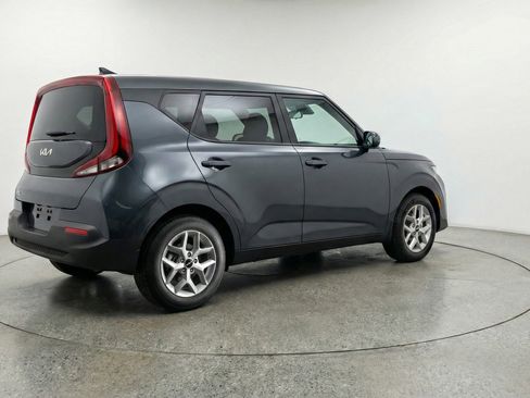 Used 2025 Kia Soul LX w/ LX Technology Package FWD image 9