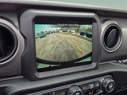 Certified 2022 Jeep Wrangler Unlimited Sport w/ Sun And Sound Package image 19