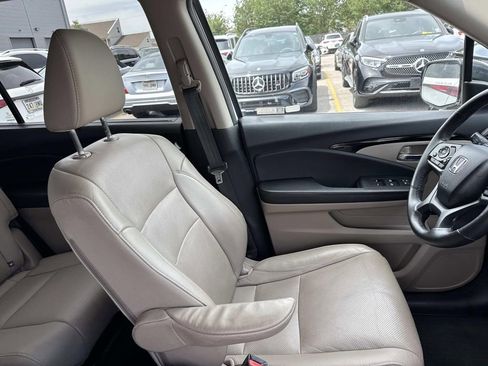 Used 2019 Honda Pilot Elite image 11