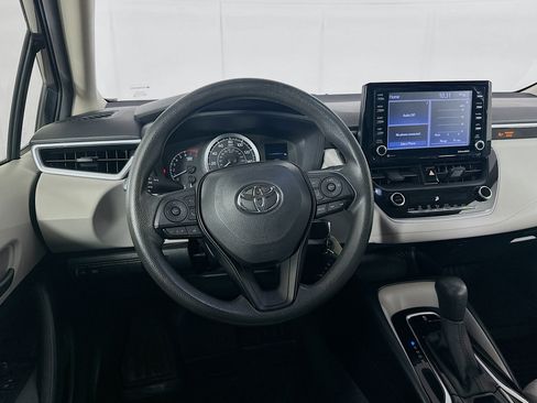 Used 2022 Toyota Corolla LE FWD image 17