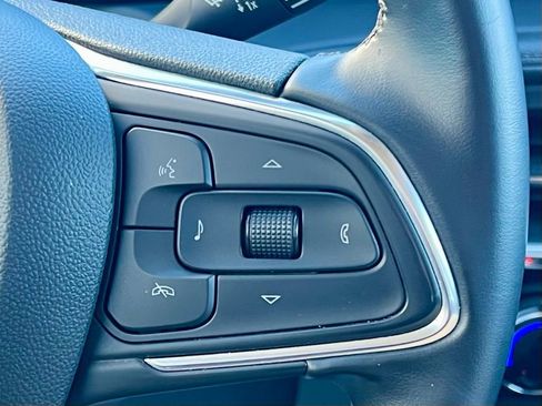 Used 2024 Buick Encore GX Sport Touring image 23