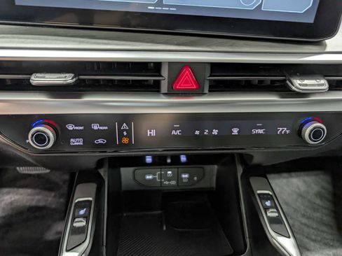 Certified 2025 Kia Sorento X-Line EX AWD/4WD image 35