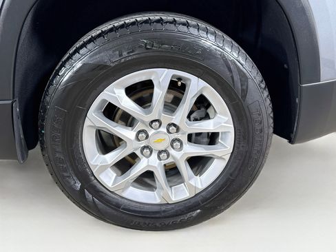 Used 2021 Chevrolet Traverse LS FWD image 33