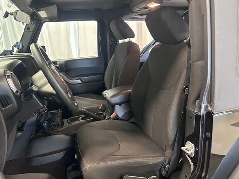 Used 2014 Jeep Wrangler Sport AWD/4WD image 5