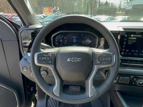 Used 2026 Chevrolet Silverado 1500 LT Trail Boss w/ LT Trail Boss Premium Package AWD/4WD image 13