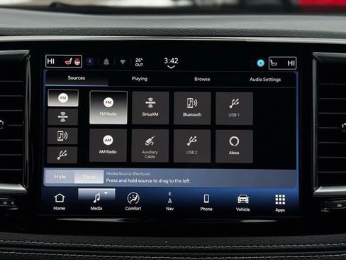 Used 2025 Chrysler Pacifica Limited image 40