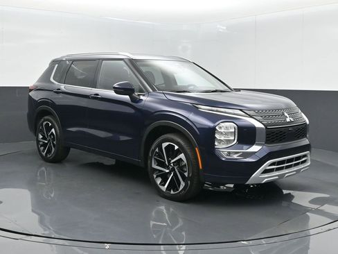 Used 2024 Mitsubishi Outlander SEL image 1