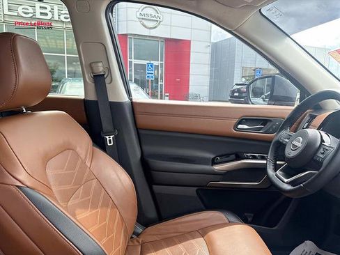 Used 2024 Nissan Pathfinder Platinum w/ Cargo Package FWD image 11