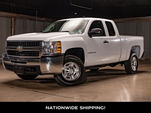 Used 2009 Chevrolet Silverado 2500 LT w/ Interior Plus Package RWD image 4