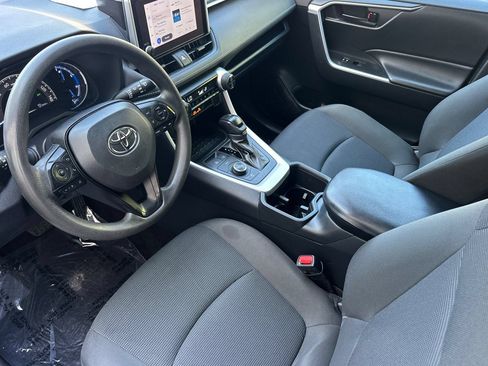 Used 2024 Toyota RAV4 LE AWD/4WD image 10