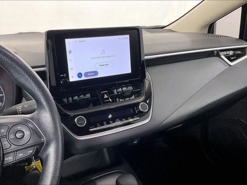 Used 2025 Toyota Corolla LE image 9