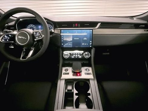 Certified 2026 Jaguar F-PACE R-Dynamic S AWD/4WD image 6