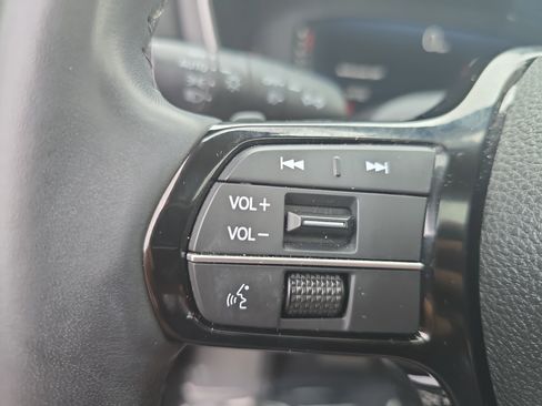 Used 2023 Honda Pilot Elite image 18