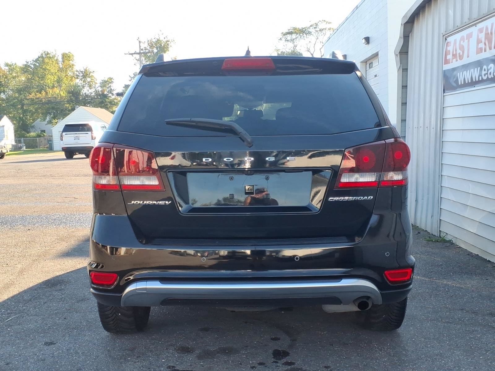 Used 2016 Dodge Journey Crossroad FWD image 4