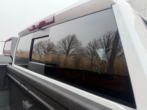 Used 2025 Chevrolet Silverado 1500 High Country image 11