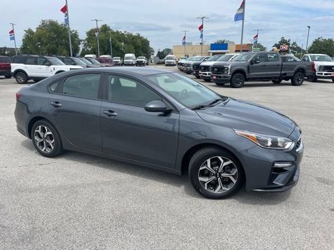 Used 2021 Kia Forte LXS FWD image 2