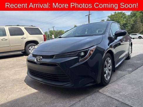 Certified 2025 Toyota Corolla LE FWD image 2