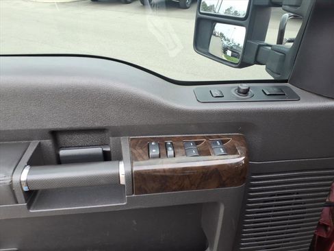 Used 2014 Ford F250 Platinum w/ FX4 Off-Road Package image 11