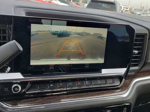 Used 2023 GMC Sierra 1500 SLE image 16