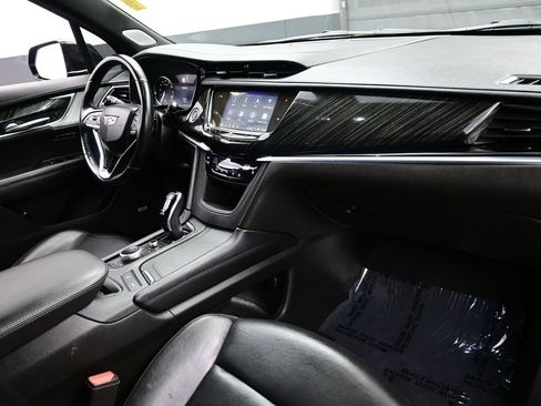 Used 2023 Cadillac XT6 Premium Luxury FWD image 17
