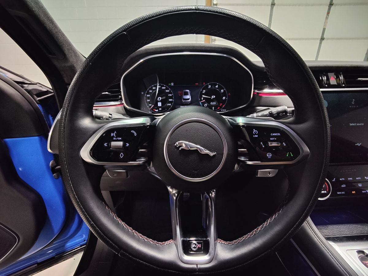 Used 2023 Jaguar F-PACE SVR AWD/4WD image 30