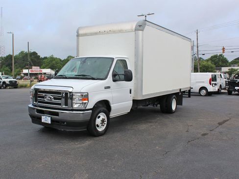 Used 2026 Ford E-350 and Econoline 350 Super Duty w/ Power Equipment Group RWD image 10