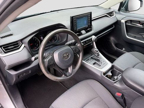 Used 2021 Toyota RAV4 XLE FWD image 9
