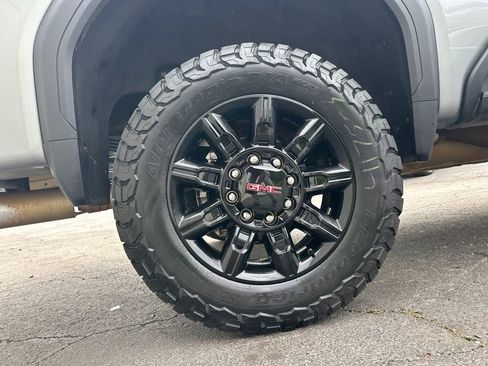 Used 2025 GMC Sierra 2500 AT4 w/ AT4 Premium Plus Package AWD/4WD image 18