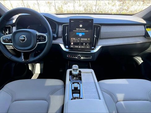New 2026 Volvo XC90 T8 Plus w/ Protection Package Premier AWD/4WD image 9