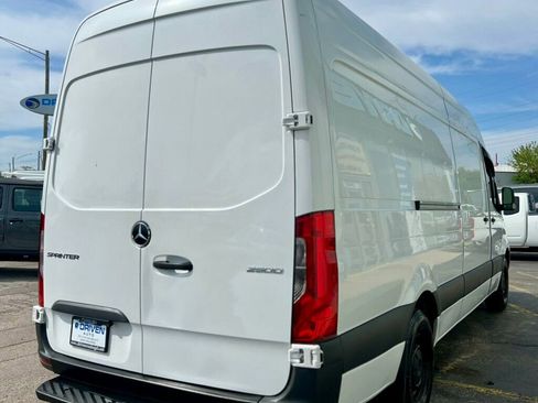 Used 2021 Mercedes-Benz Sprinter 2500 w/ Driver Convenience Package image 5