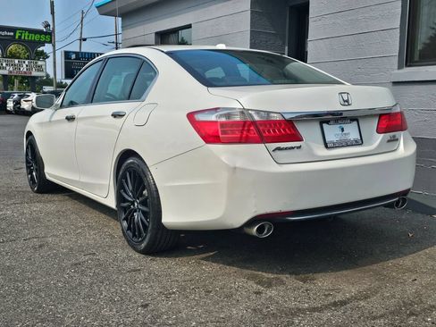 Used 2013 Honda Accord Touring image 3
