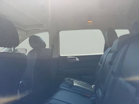 Used 2018 Nissan Pathfinder SL w/ SL Premium Package AWD/4WD image 13
